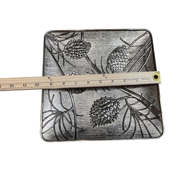 Godinger Silver Art Co. set of 2 Pinecone Wilderness Holiday trays - Picture 8 of 11